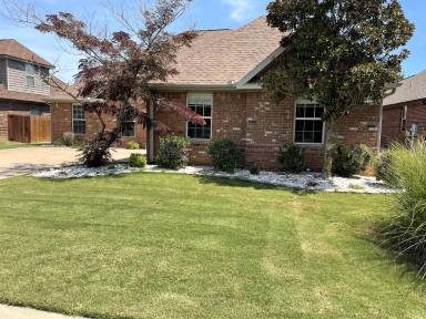 Main picture of 3903 SW Banbury Dr