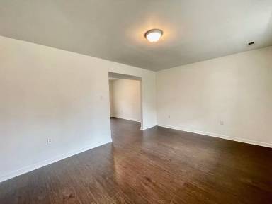 Main picture of 701 Dendron St