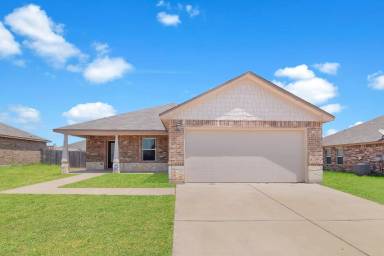 Main picture of 601 W Vega Ln