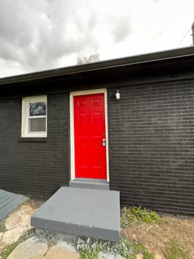 Main picture of 610 E 8th St