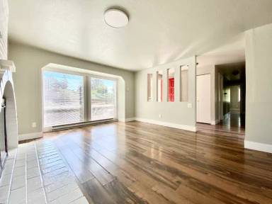 Main picture of 315 SE 151st Ave