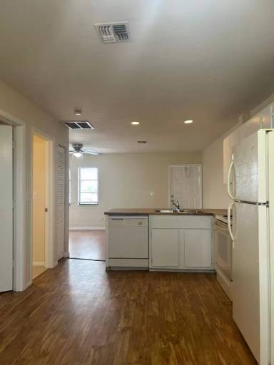 Main picture of 1606 Andalusia Blvd