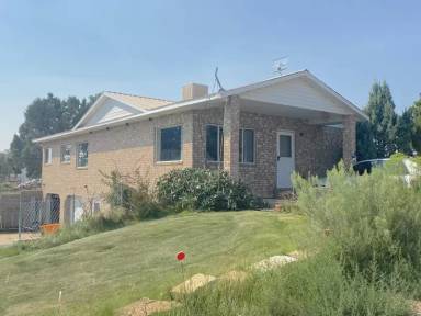 Main picture of 2020 N Blue Mountain Rd
