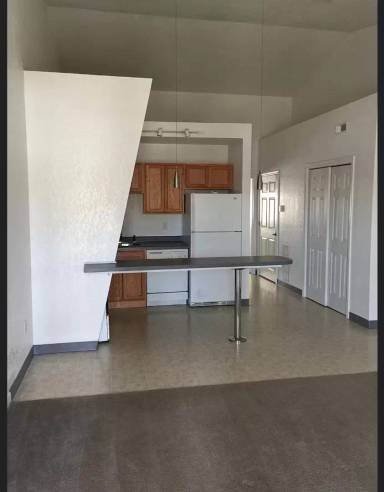 Main picture of 401 W Park St