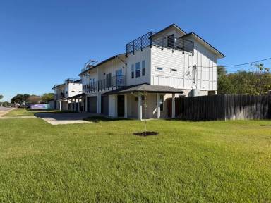 Main picture of 7907 Brodie Ln