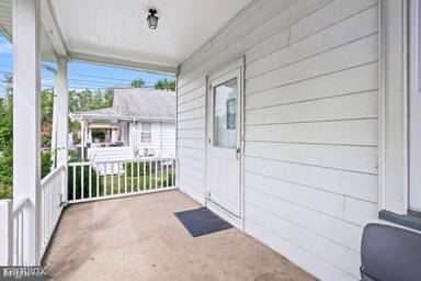 Main picture of 14 Brenwal Ave