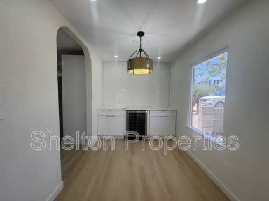 Main picture of 2047 E Virginia Ave