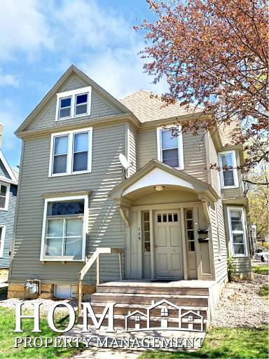 Main picture of 229 Center St