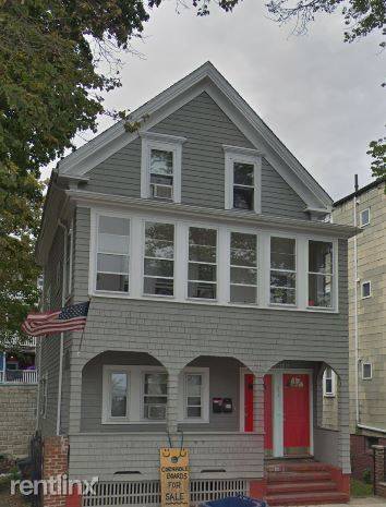 Main picture of 678 Bennington St