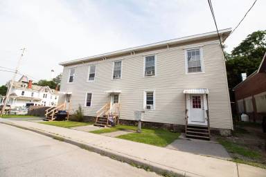 Main picture of 332 Pleasant St