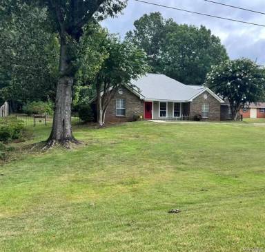 Main picture of 810 Carter Rd