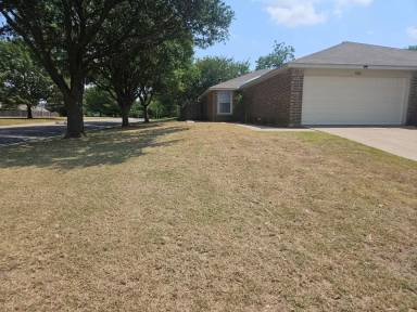 Main picture of 7601 Creekmoor Dr