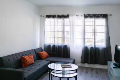 Main picture of 810 7th St
