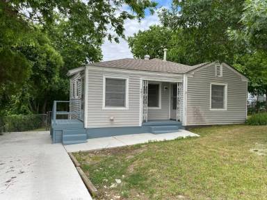 Main picture of 4855 Montrose Dr