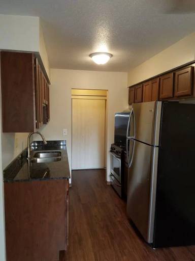 Main picture of 6401 Willow Ln
