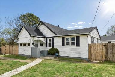 Main picture of 1428 24th St