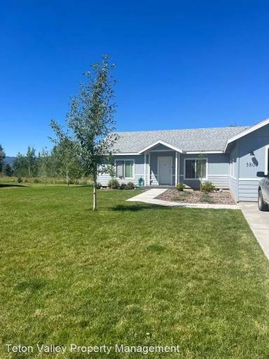 Main picture of 3804 Spruce Rd