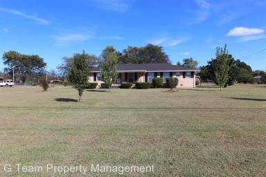 Main picture of 101 Lealand Ln