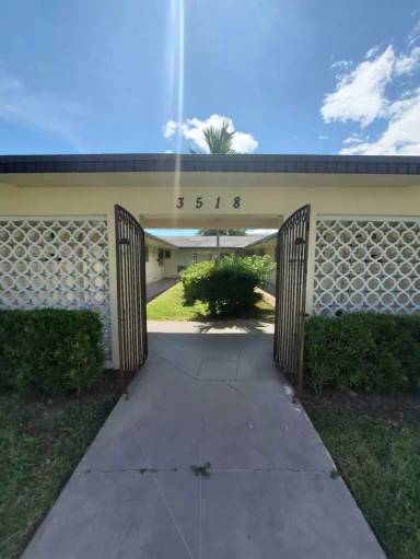 Main picture of 3518 Taylor St