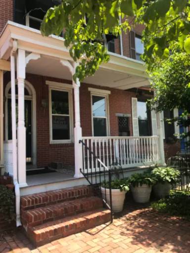 Main picture of 1725 Delaware Ave