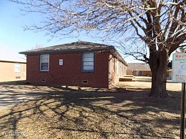 Main picture of 820 S San Pablo Ln