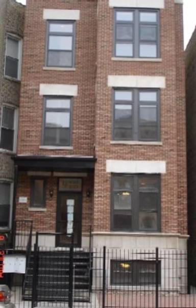 Main picture of 918 W Addison St