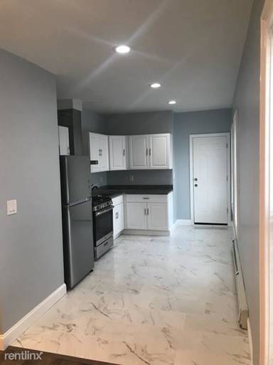 Main picture of 757 Broadway