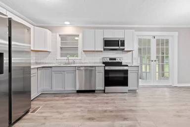 Main picture of 305 Timothy Rd
