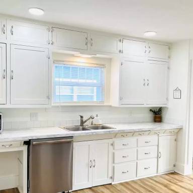 Main picture of 713 Front St