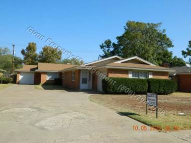 Main picture of 2412 33rd St