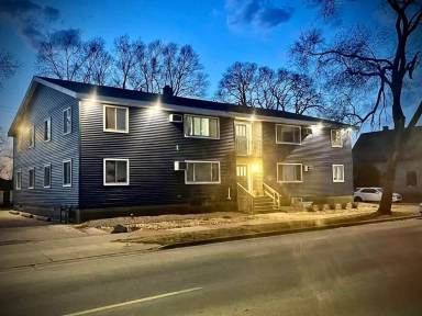 Main picture of 802 7th St S
