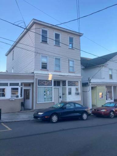 Main picture of 115 E Ruddle St