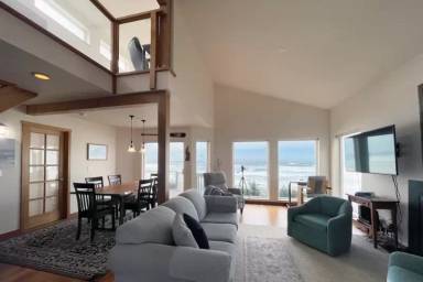 Main picture of 6437 NW Finisterre Ave