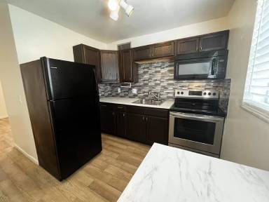 Main picture of 30 SE 4th Ave