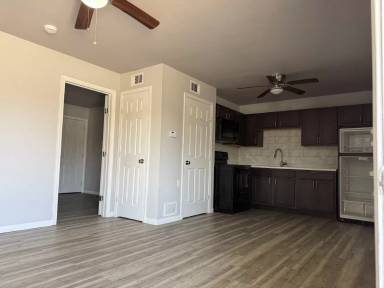 Main picture of 2810 Cedar Cir