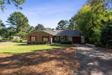 Main picture of 123 Shagbark Ct