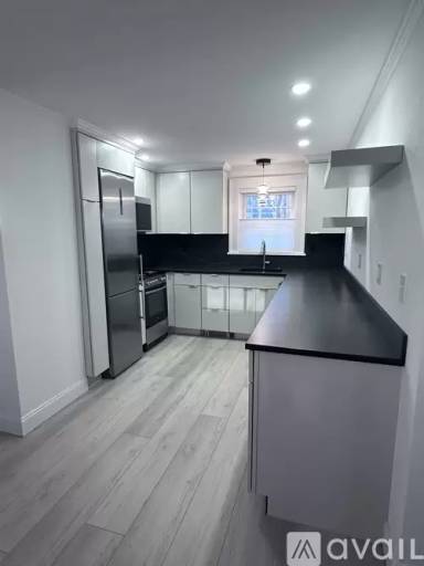 Main picture of 5 E Center St