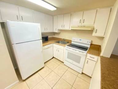 Main picture of 572 Orange Dr