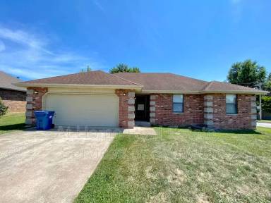 Main picture of 402 N Becky Cir