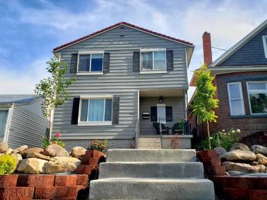 Main picture of 467 E 5th Ave