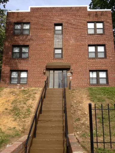 Main picture of 1822 Providence St NE
