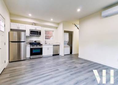 Main picture of 1030 W 23rd St