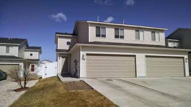 Main picture of 727 W 2nd St