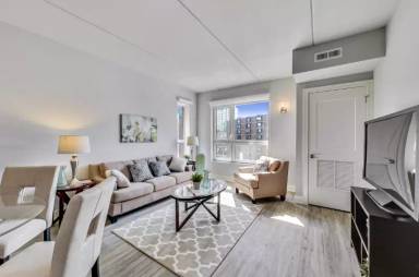 Main picture of 1108 N Wells St