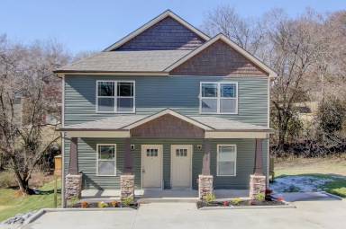 Main picture of 420 S 2nd St. Clarksville TN 37040