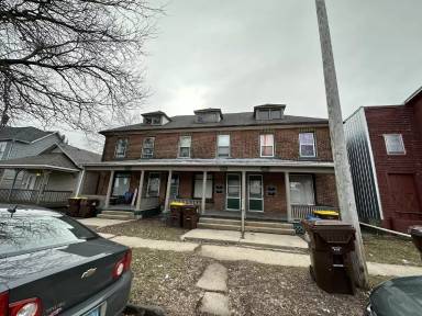 Main picture of 19 1/2 W Washington St