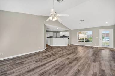 Main picture of 1826 NE 18th Ave