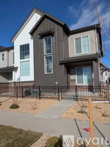 Main picture of 450 Millwall Cir