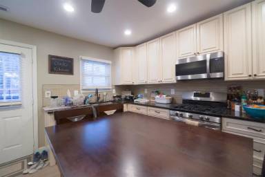 Main picture of 3337 Clay St NE