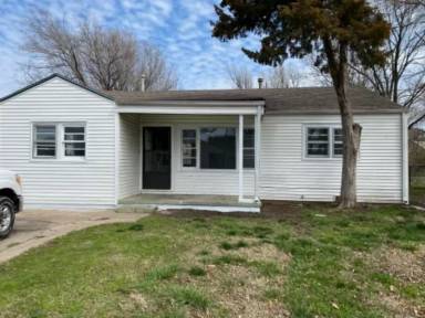 Main picture of 2620 N Poplar St